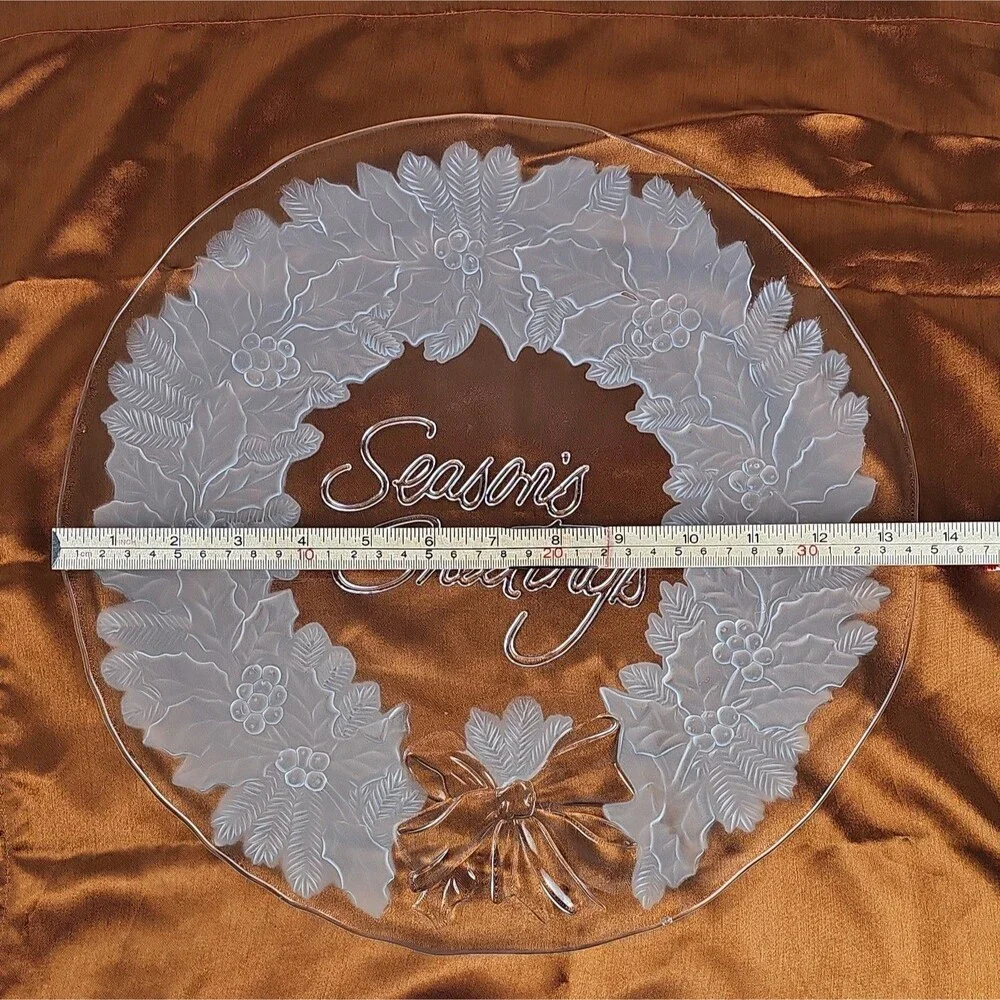 Home Interiors Glass Christmas Platter Frosted Seasons Greetings Wreath 13 in